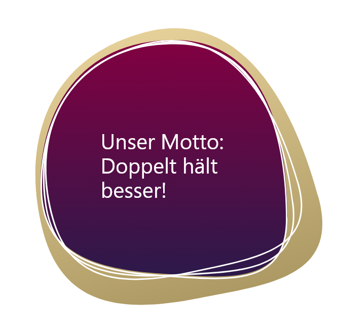 Ein lilafarbener Kreis mit der Aufschrift „user moto doppelt hai beser“, gestaltet von Hochzeits-DJ Landshut.