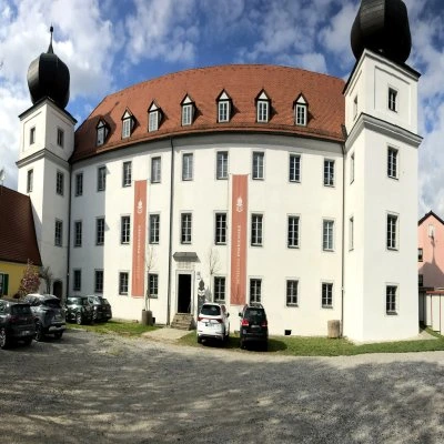 Schloss Pirkensee als historische Hochzeitslocation in Maxhütte-Haidhof