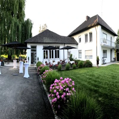 Schlossinsel Altfraunhofen als Hochzeitslocation direkt am Wasser